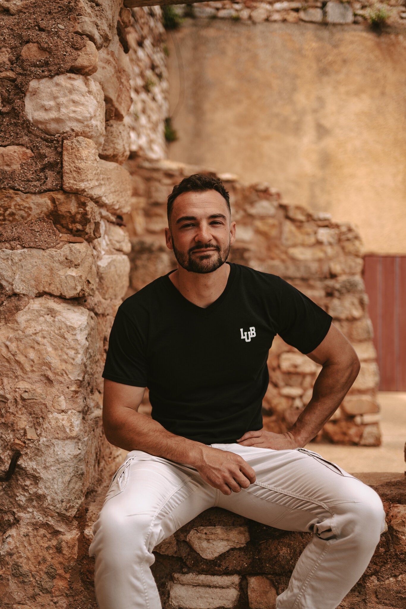 Tee-shirt coton col V homme noir imprimé LUB