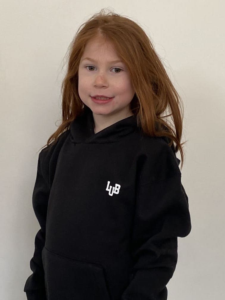 Sweat-shirt à capuche enfant noir imprimé LUB
